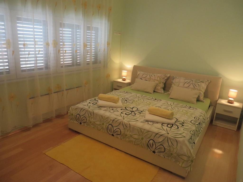 Apartment Simaris - Spacious With Terrace And Sea View 시베니크 외부 사진