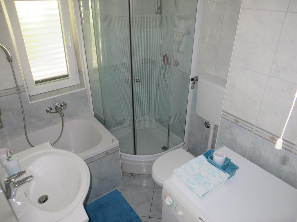 Apartment Simaris - Spacious With Terrace And Sea View 시베니크 외부 사진
